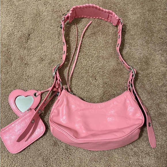 Balenciaga Pink Shoulder Bag with Heart Accent - Picture 5 of 8